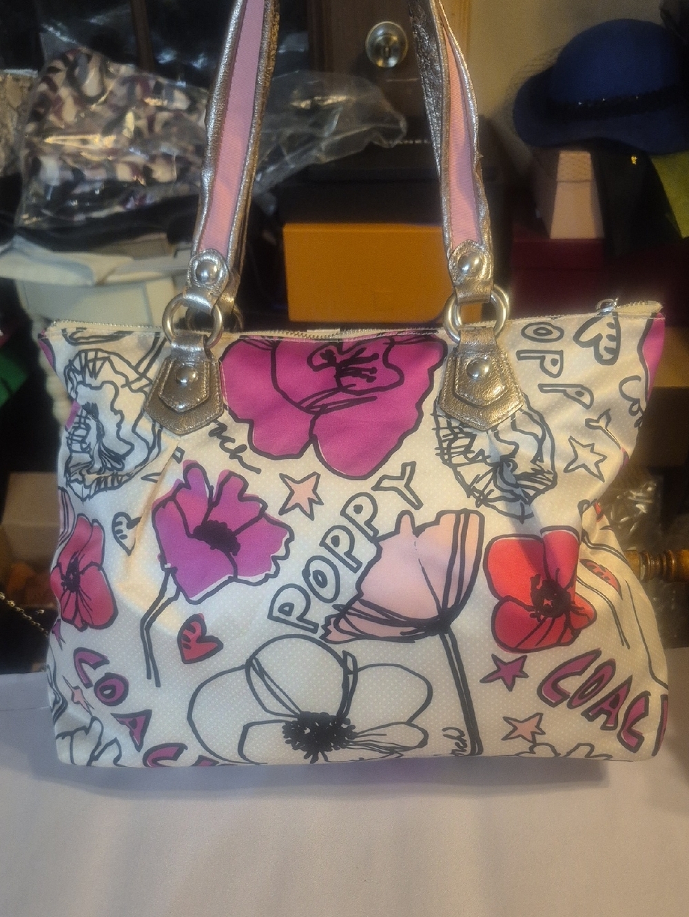 Coach Poppy Tote - Picture 2 of 13